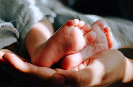 2022年10月28日出生的宝宝是什么命 十月初四的宝宝八字起名